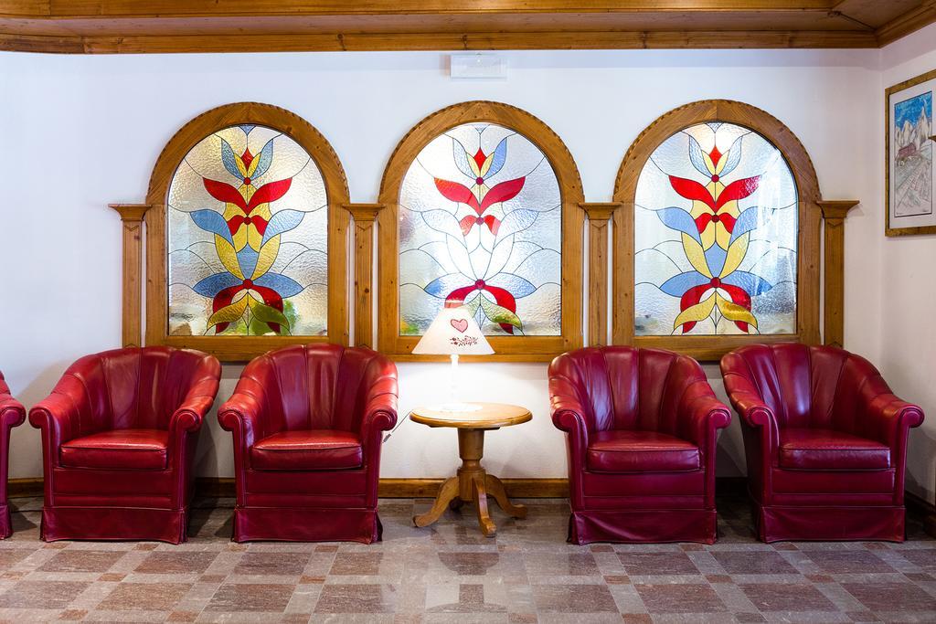 Hotel Vienna San Martino Di Castrozza Buitenkant foto
